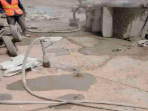 云霄水泥混凝土路面板底注浆技术 路面脱空注浆整治方案